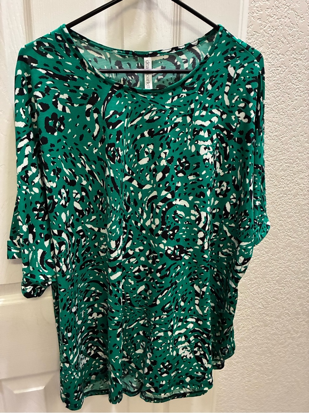 Green Animal-Print Women's Blouse with Short Sleeves